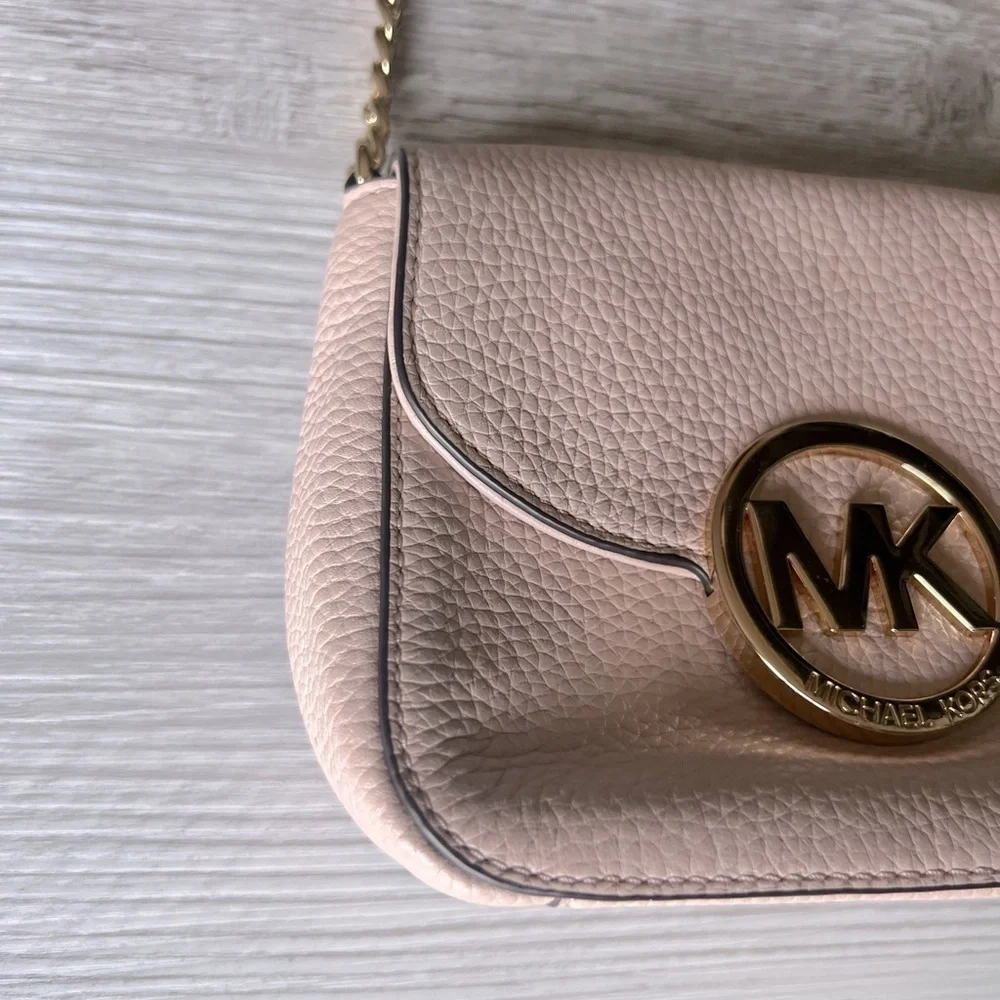 MICHAEL KORS fulton leather small crossbody bag EUC